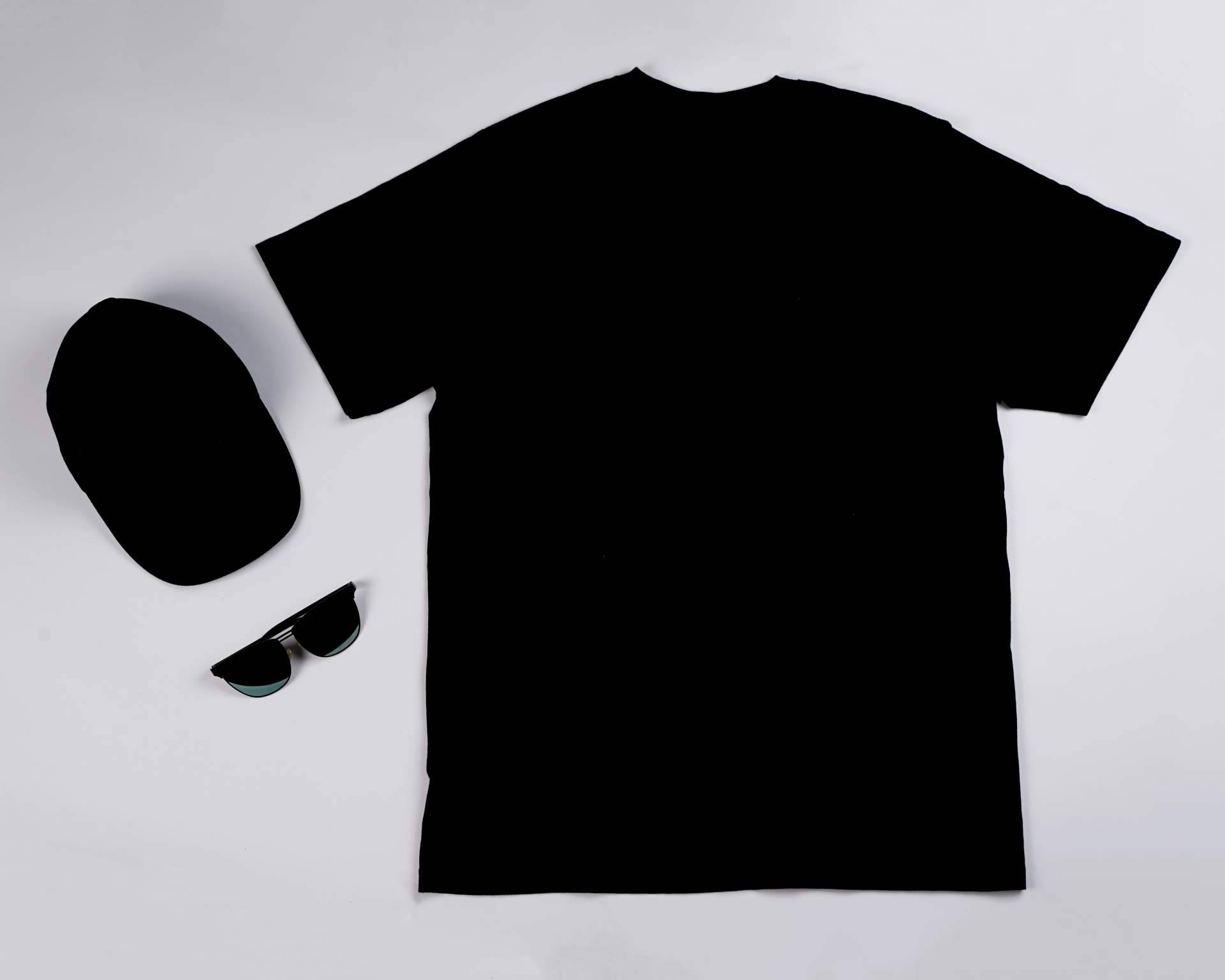 RegaloEmpresas afirma que, para impactar con ingenio y calidad, las camisetas publicitarias son una excelente opción