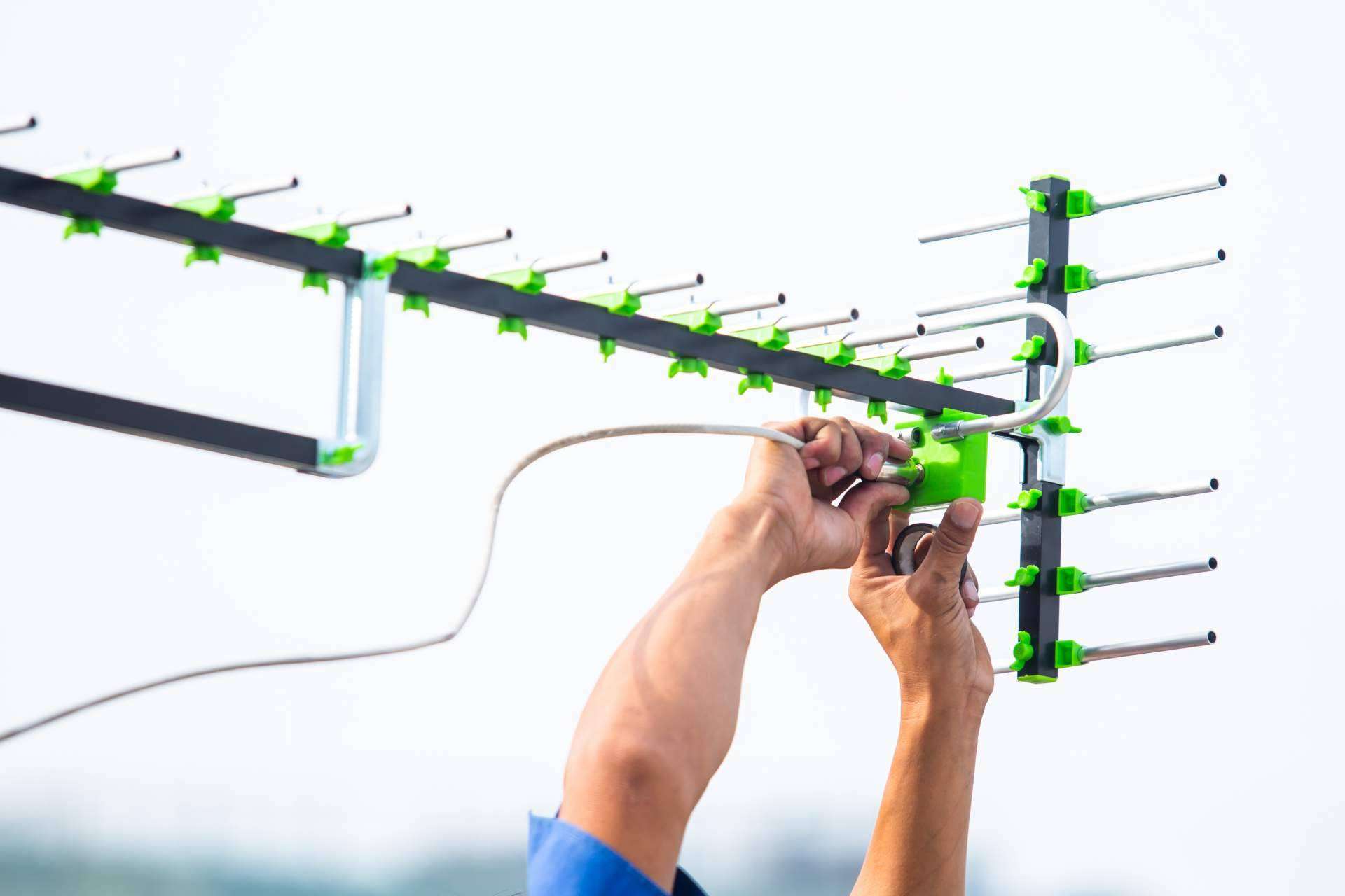 La asistencia de Antenistas Valencia para la instalación y reparación de antenas de televisión y telefonía