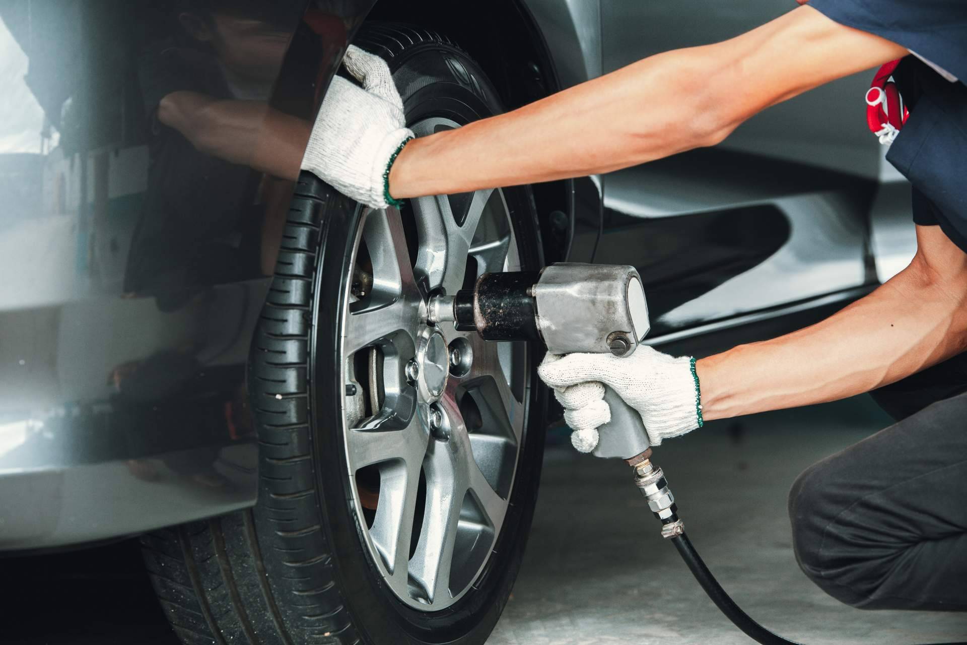 La herramienta indispensable para cambiar fácilmente un neumático