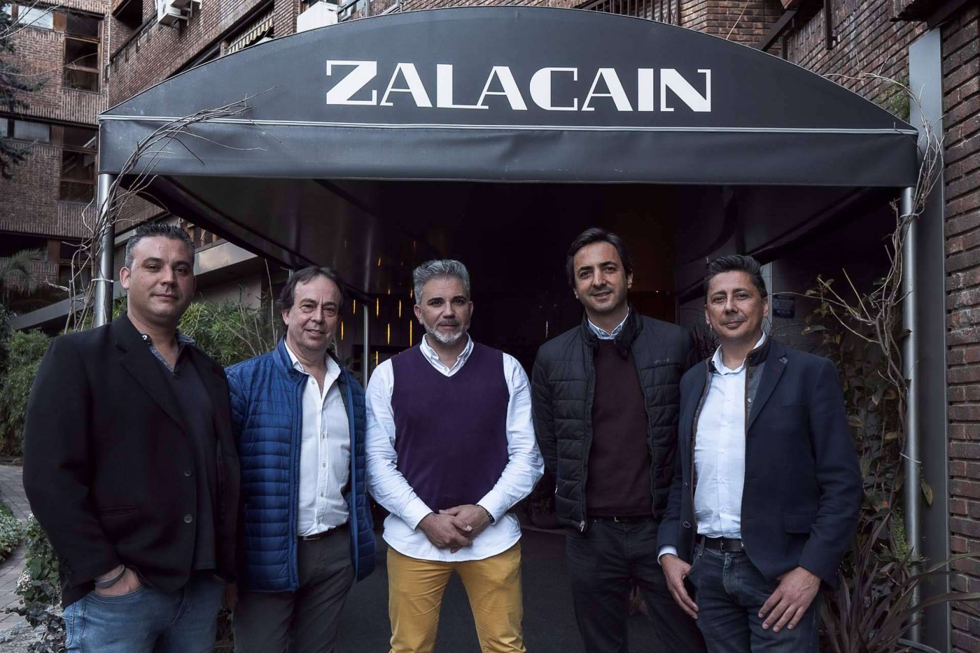Las enseñas Gambrinus, Cruz Blanca y Oficial Irish Pub ofrecen toda la línea de Kachopo King