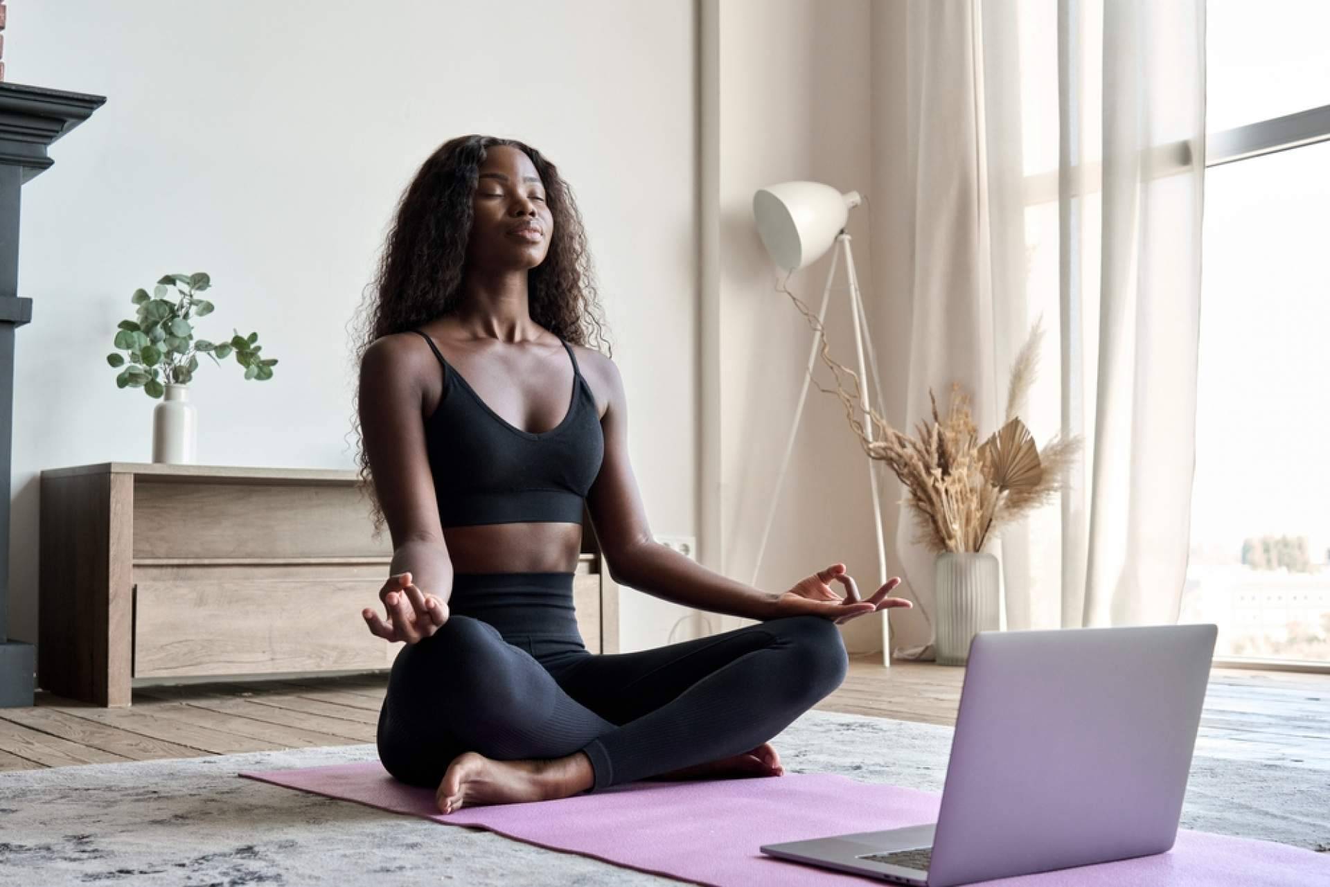 Equilibrar el cuerpo y la mente con Yoga y Meditación