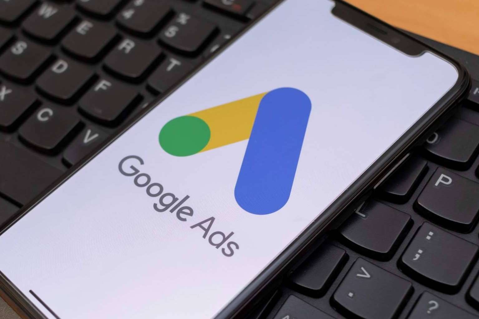El uso de las marcas de competidores como palabras clave en Google Ads, por TeBorramos