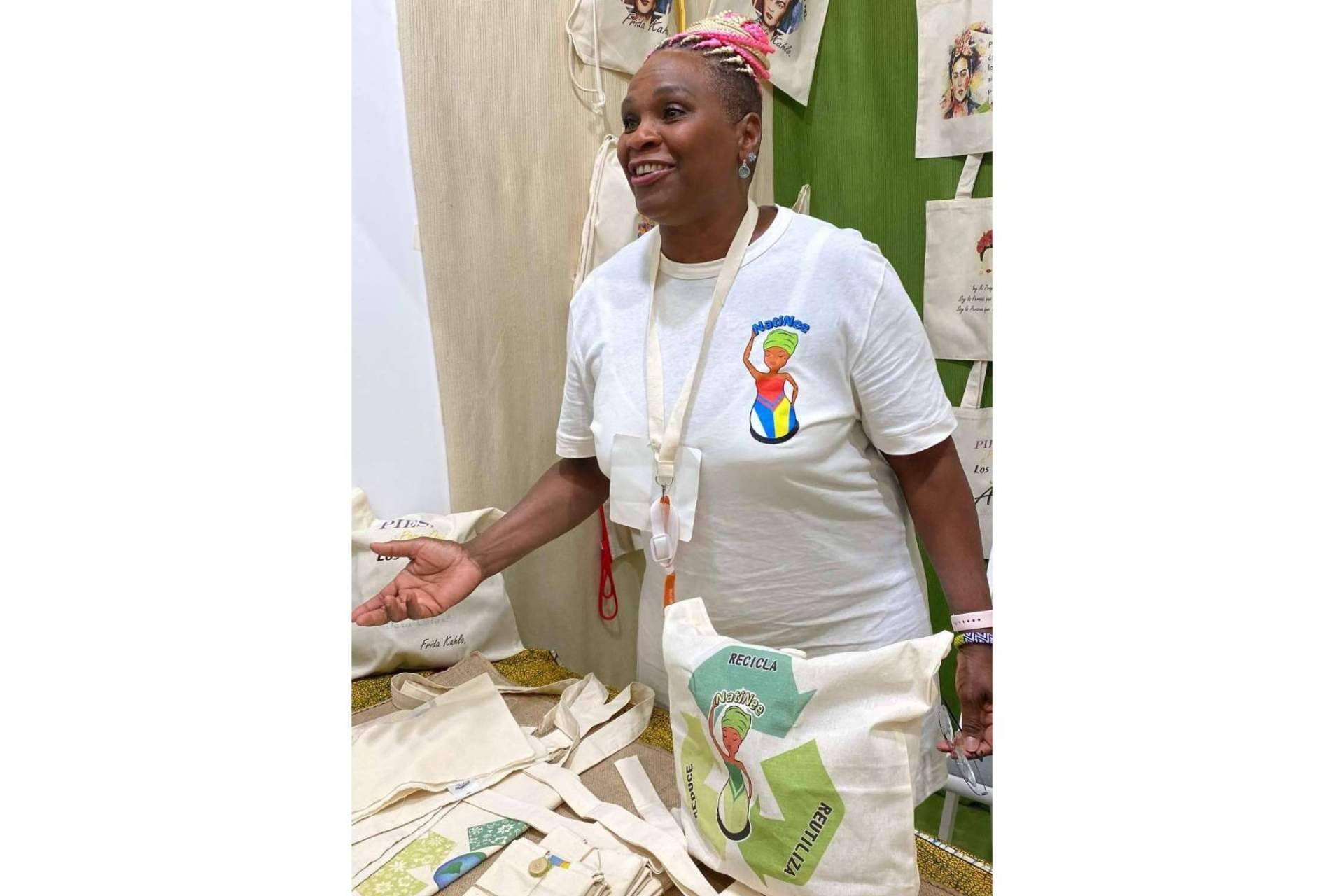 La bolsa reutilizable 100 % algodón de NatiNee Bags es un producto artesanal, ecológico y sostenible