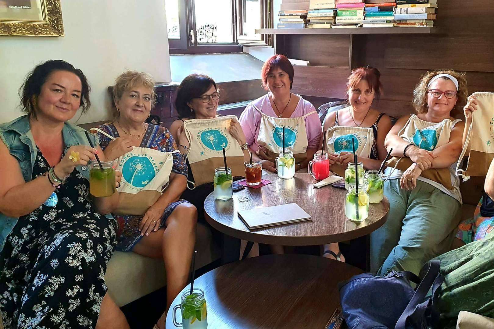 Viajar sola en grupo desde Barcelona, de la mano de Concédete Deseos