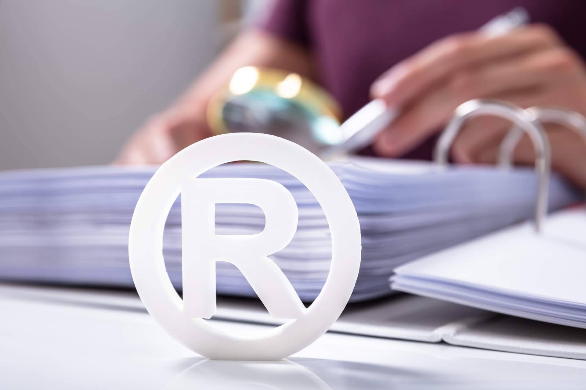 Defensa frente al riesgo de confusión y vigilancia de marcas registradas