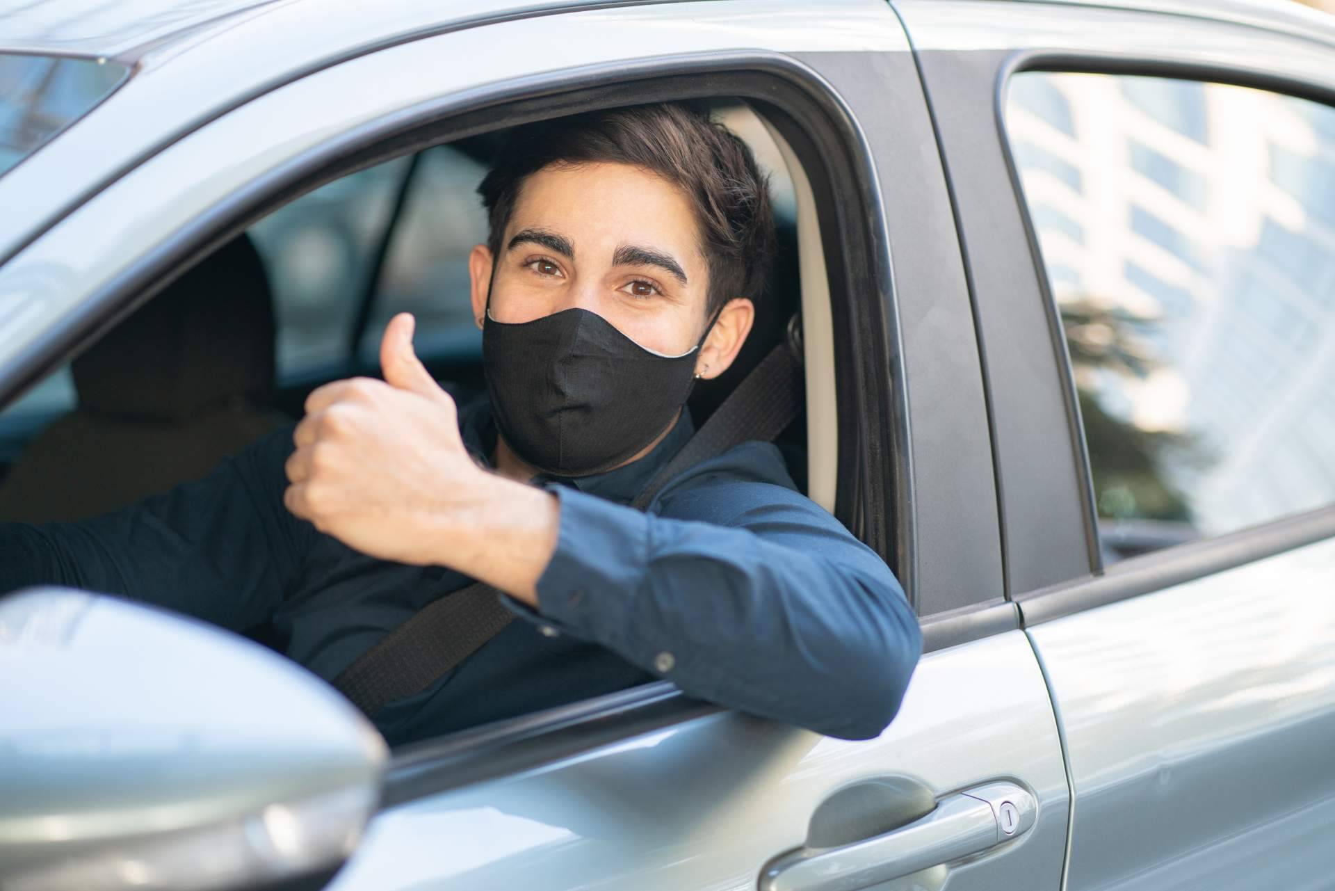 Tanto para permisos de conducir como cursos del sector transporte, Autoescuela 2000 se establece como una excelente elección relación calidad precio