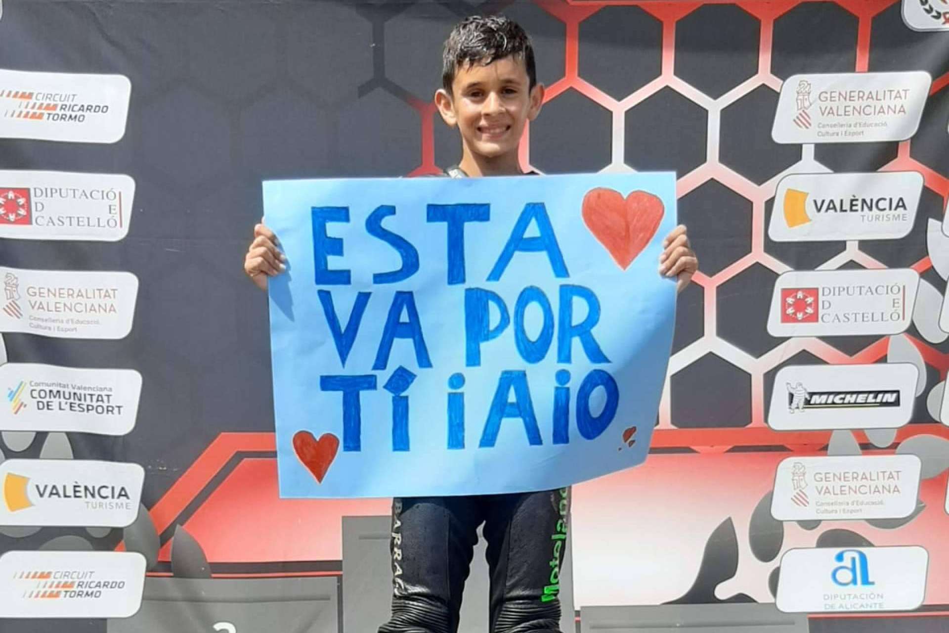 Élite Capilar patrocina al piloto Marc Moñinos Esteve, que va por el momento liderando el campeonato Minimotard 85cc de la Comunidad Valenciana
