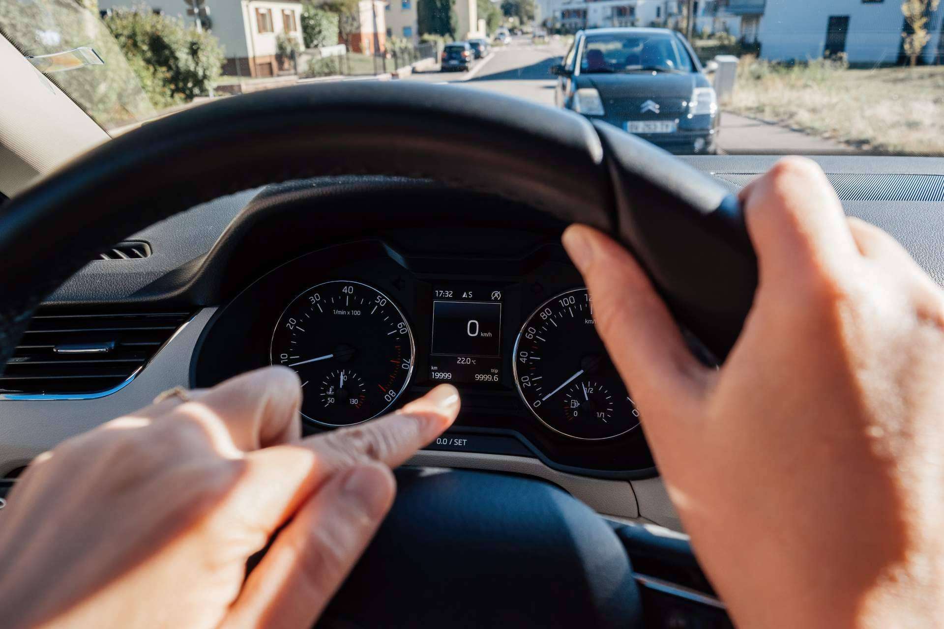 ¿Cómo descubrir si se ha manipulado el kilometraje de un coche?, por Inforautos
