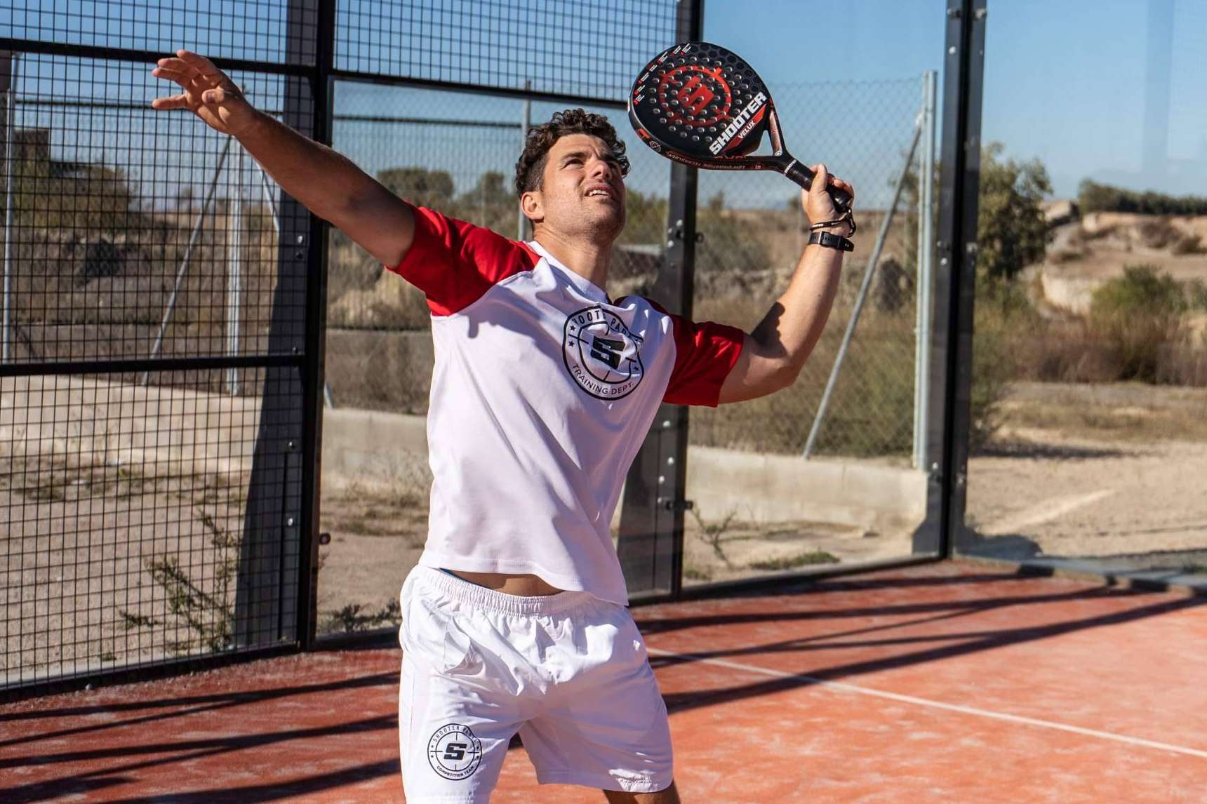 SHOOTER PADEL dispone de palas de pádel profesionales con un proceso de fabricación único que permite personalizar cada pala