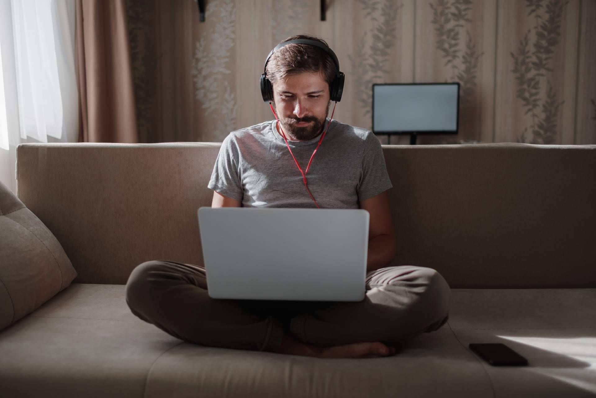 Las pautas y herramientas digitales de Funnelquik para conectar con clientes potenciales y vender fácilmente cursos online