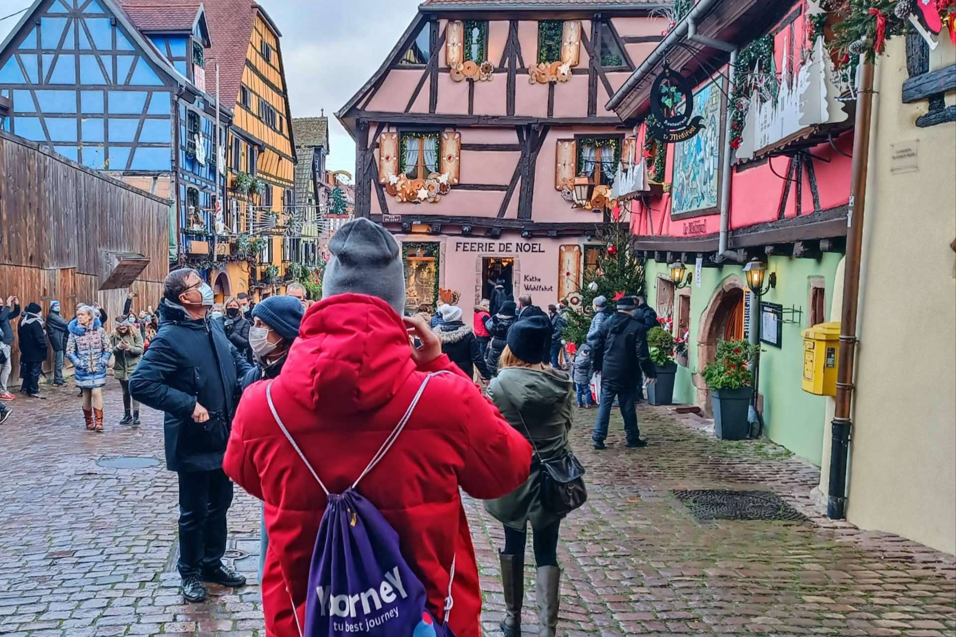 Una tendencia entre los turistas españoles es visitar mercados navideños