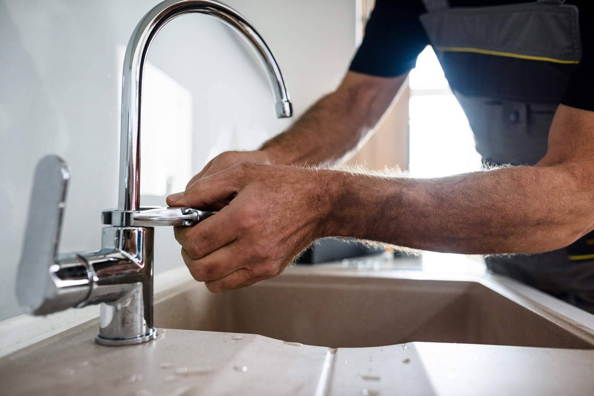 Servicio de fontaneros Alicante 24h del día, con Soluciones González