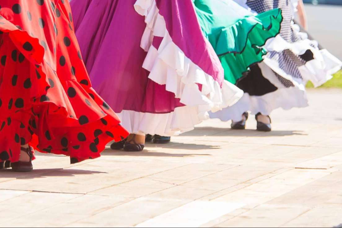 Vuelo, resistencia y tejido antielectricidad estática, las 3 cualidades imprescindibles de las faldas flamencas