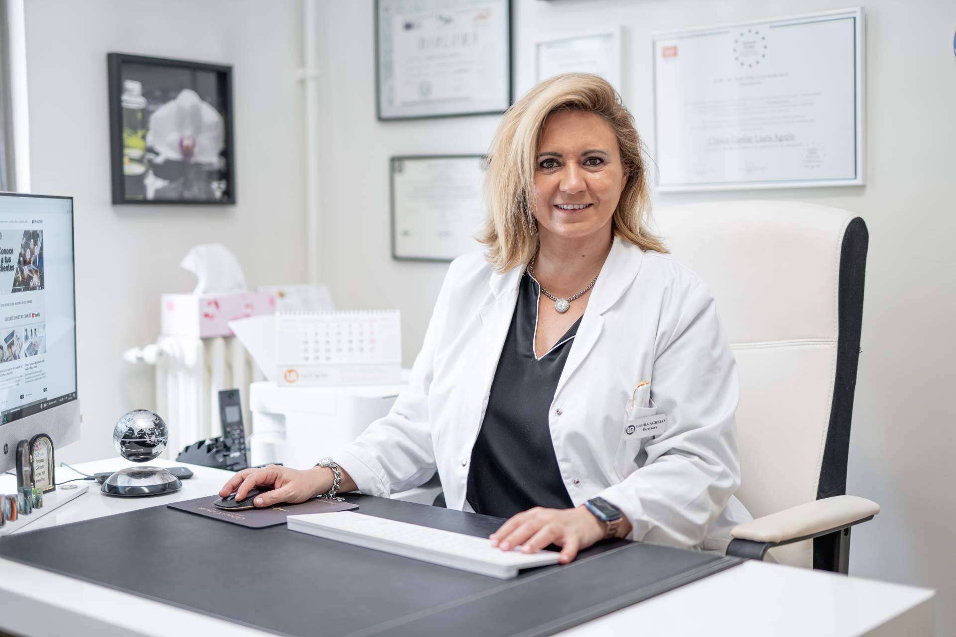 Caspa, grasa y seborrea, tres problemas dérmicos que pueden tratarse en la Clínica Capilar Laura Agrelo