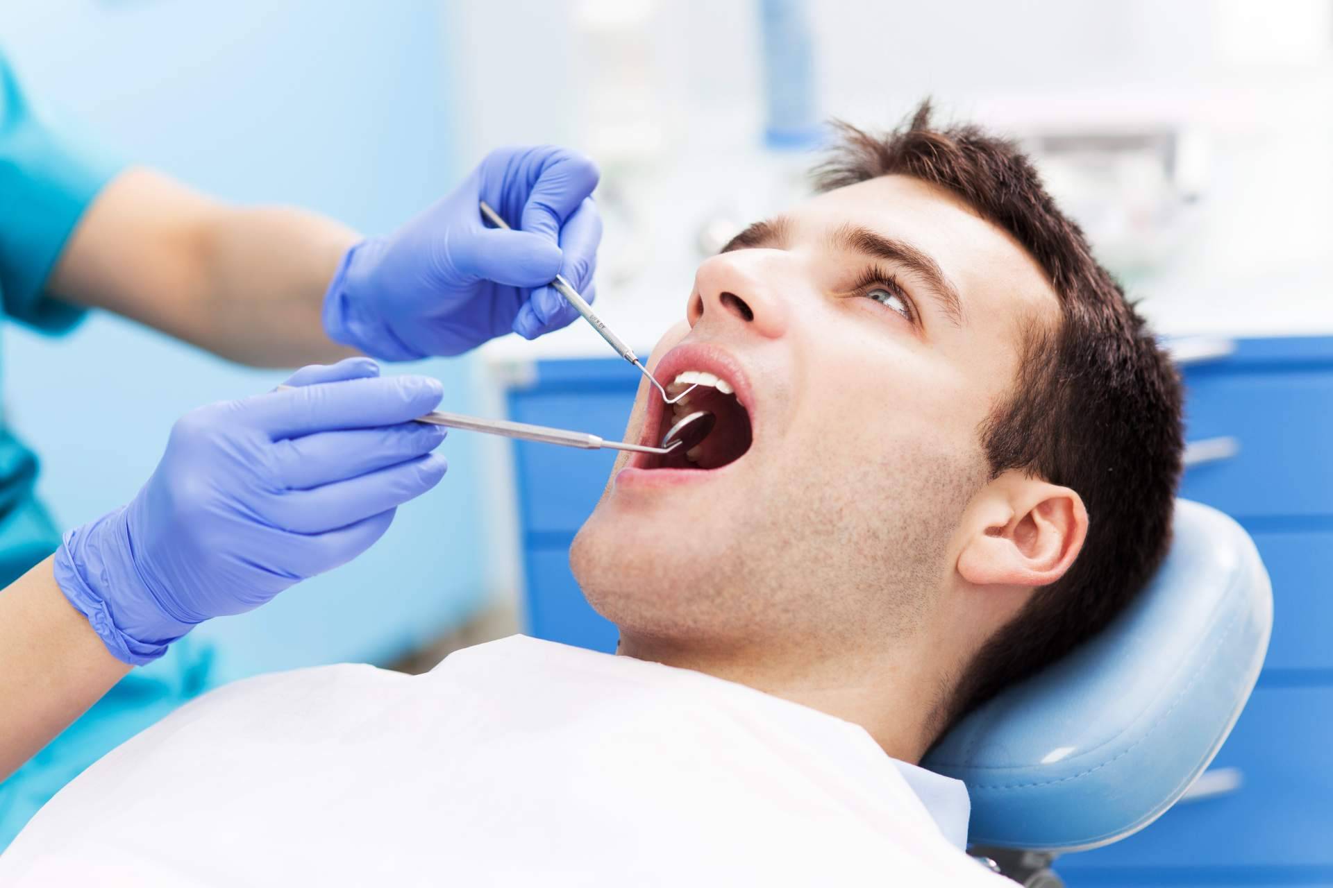 ¿Son compatibles la ortodoncia y los implantes? Clínica Dental Agudo Rosa