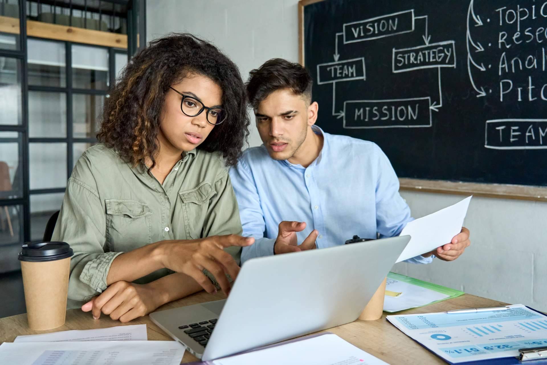 Ventajas de apuntarse a cursos homologados para aprobar una oposición, según Opositer