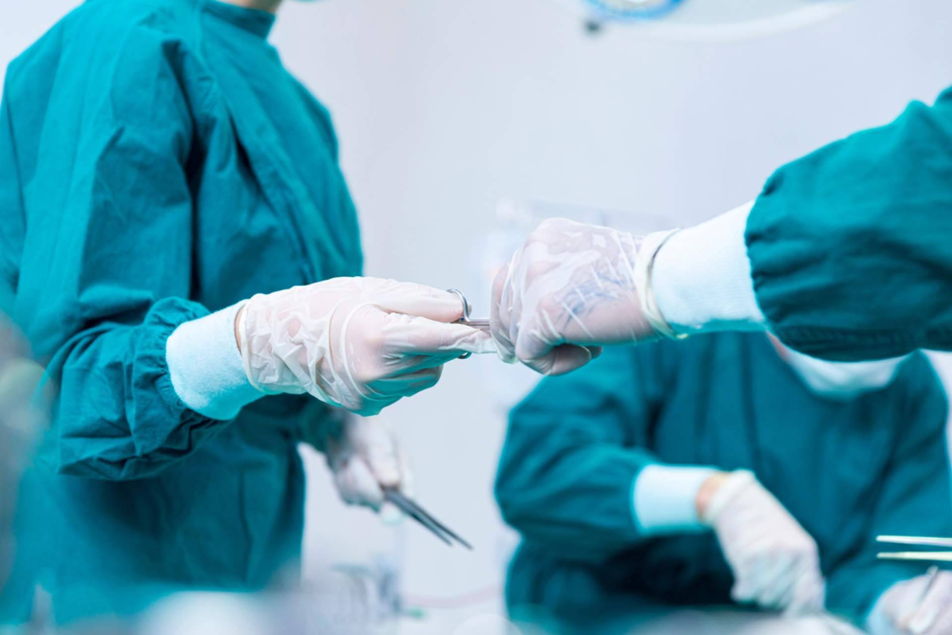 Métodos y tecnología de vanguardia para reducir dolor y traumas por quiste pilonidal