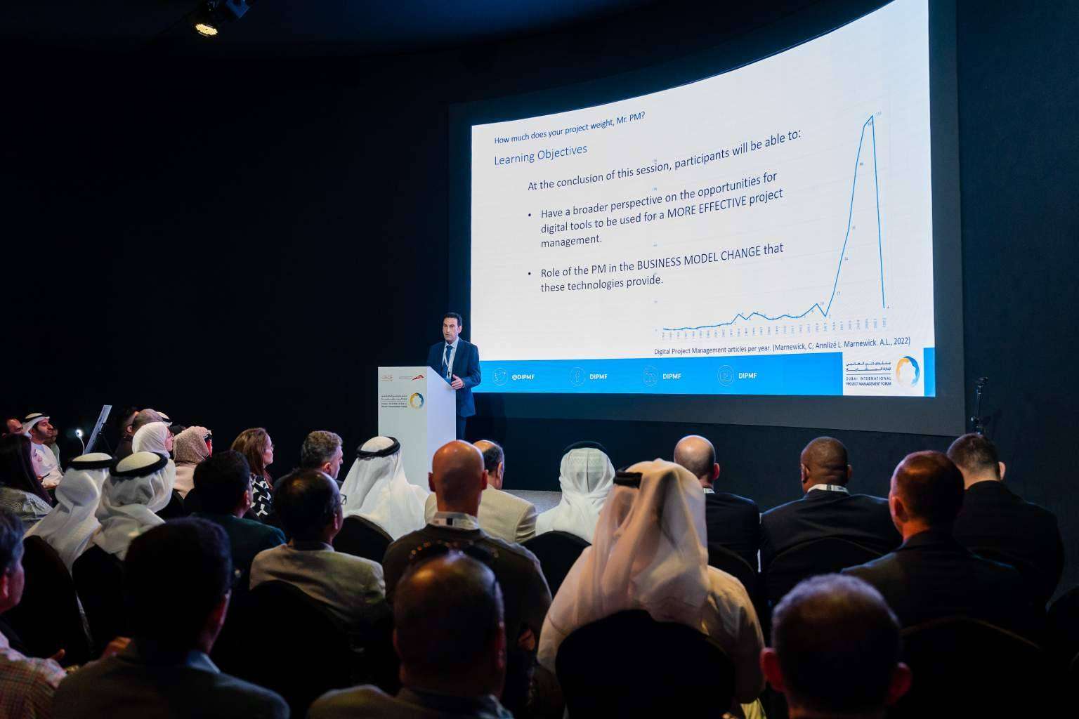Carlos Pampliega comparte la experiencia de Leapman en el Dubai International Project Management Forum
