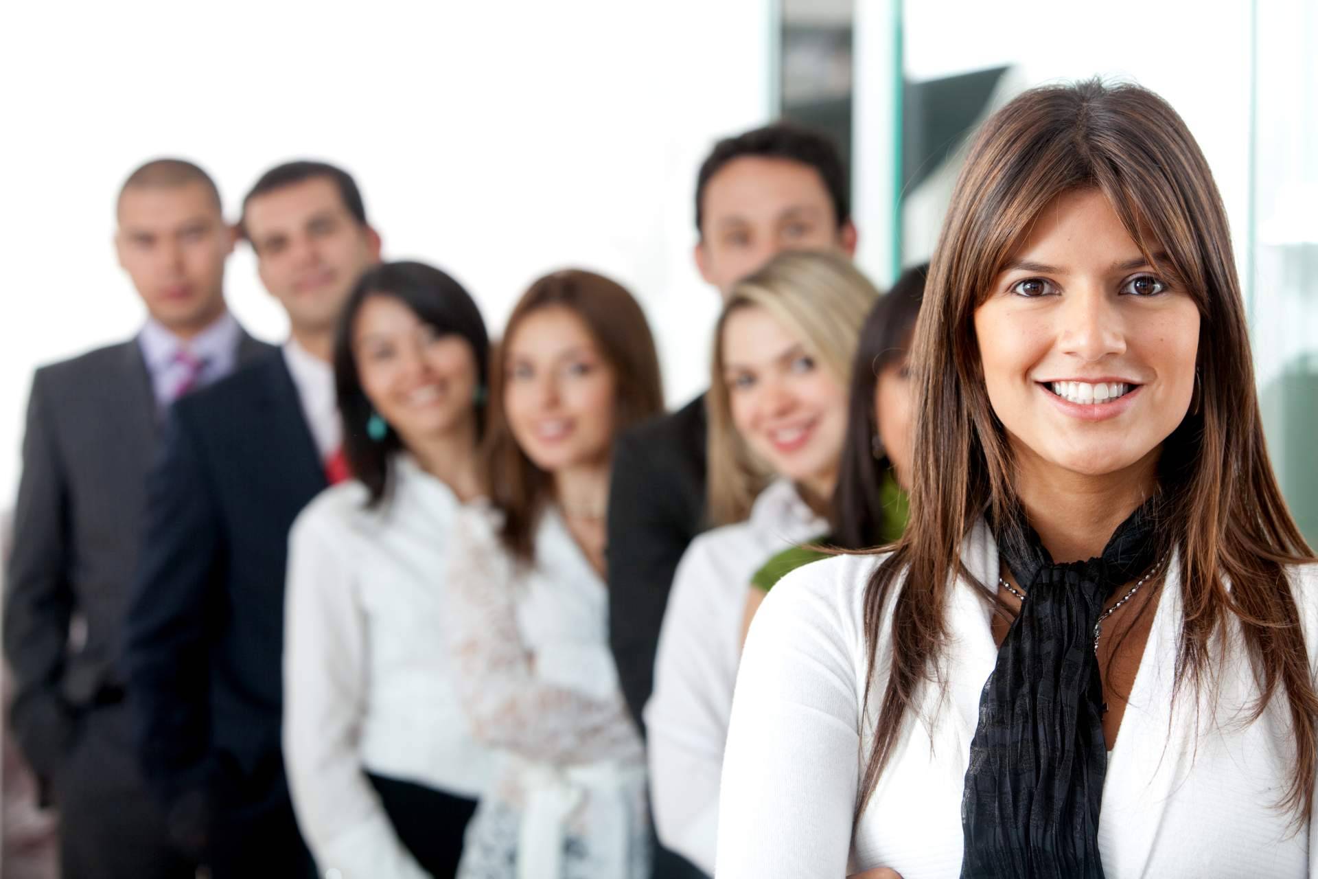 ¿Cuáles son las ventajas de externalizar las funciones de recursos humanos?