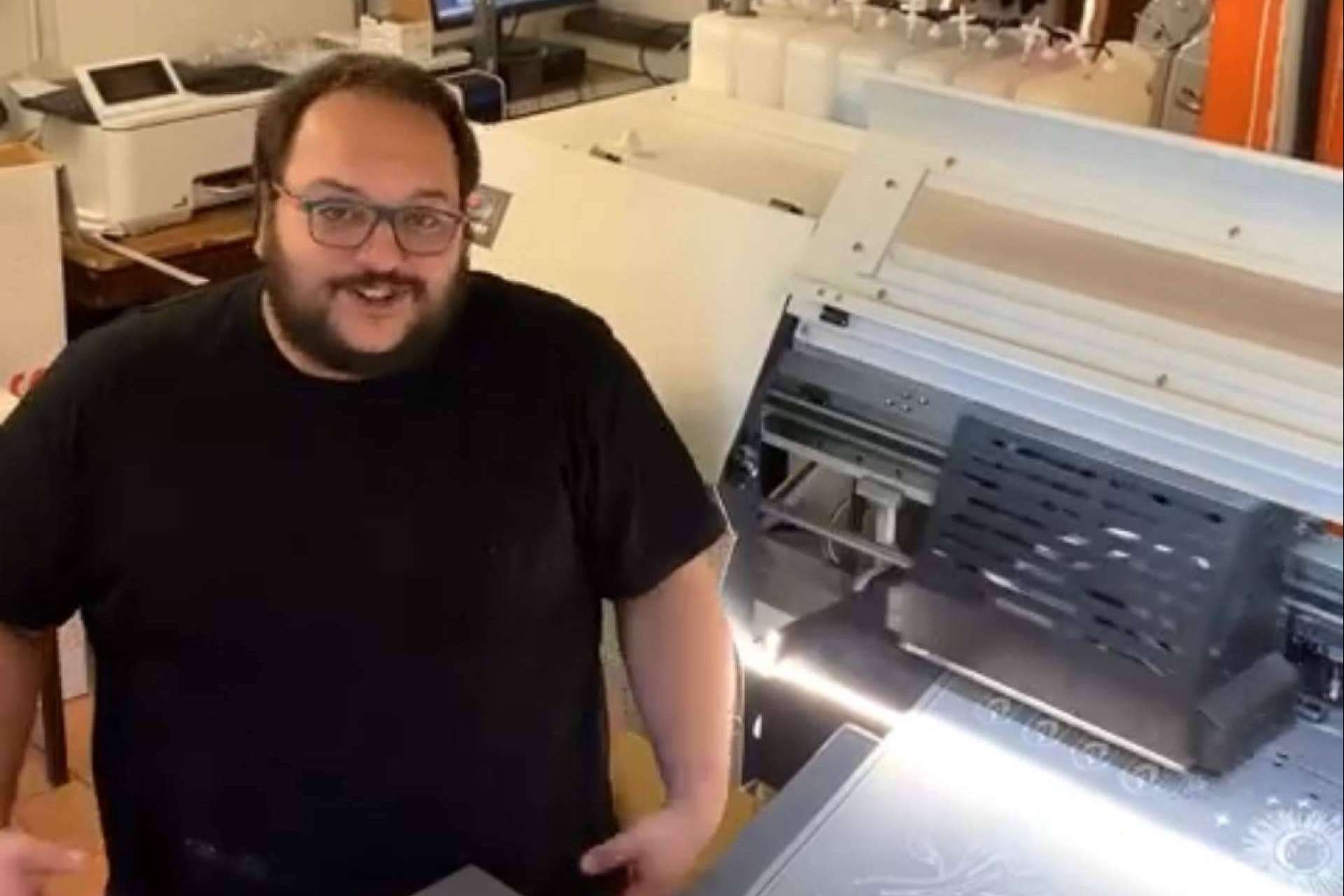 Los servicios de impresión DTF de DTF Barcelona son rentables para cualquier marca de camisetas