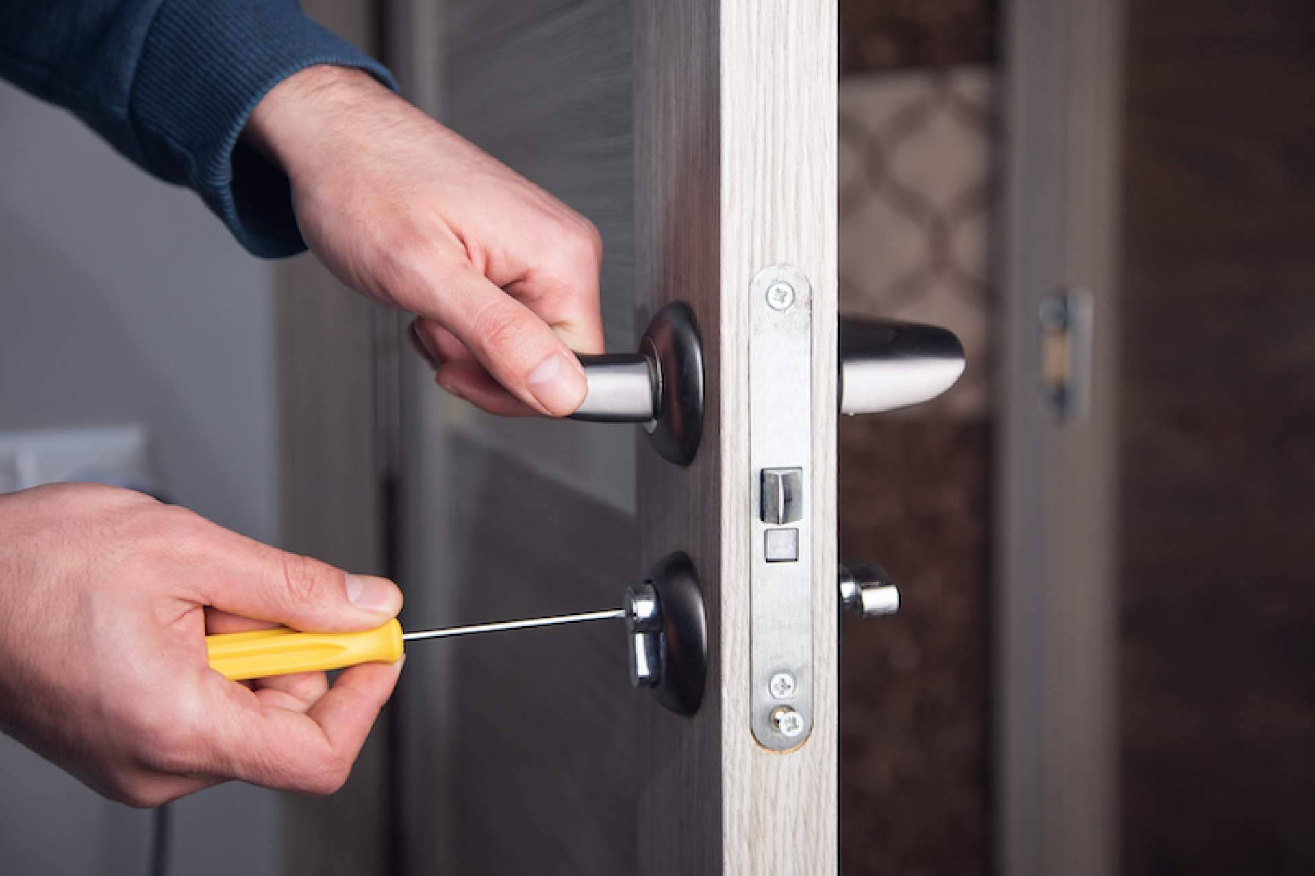 10 consejos de seguridad para que no entren a robar en casa en 2023, por Cerrajeros Madrid