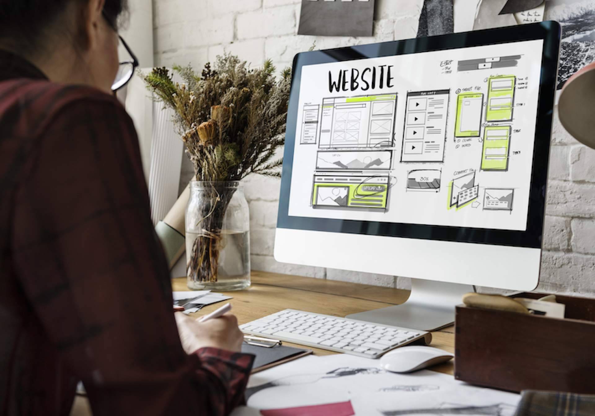 ¿Cuáles son los beneficios de tener un buen diseño web y los kits que ofrece la empresa MicroData?
