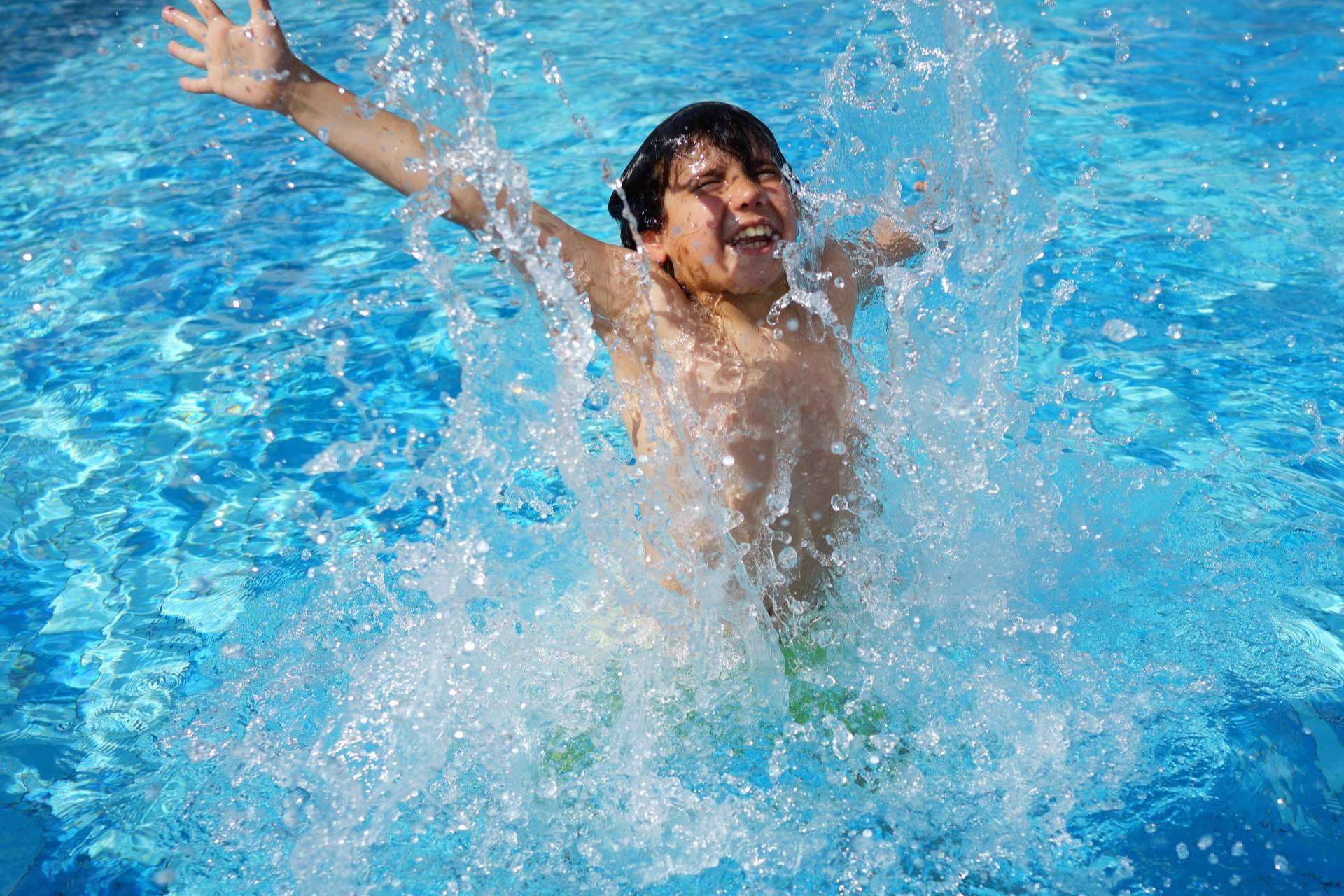 Proceso de impermeabilización de piscinas con los productos de la marca PENETRON