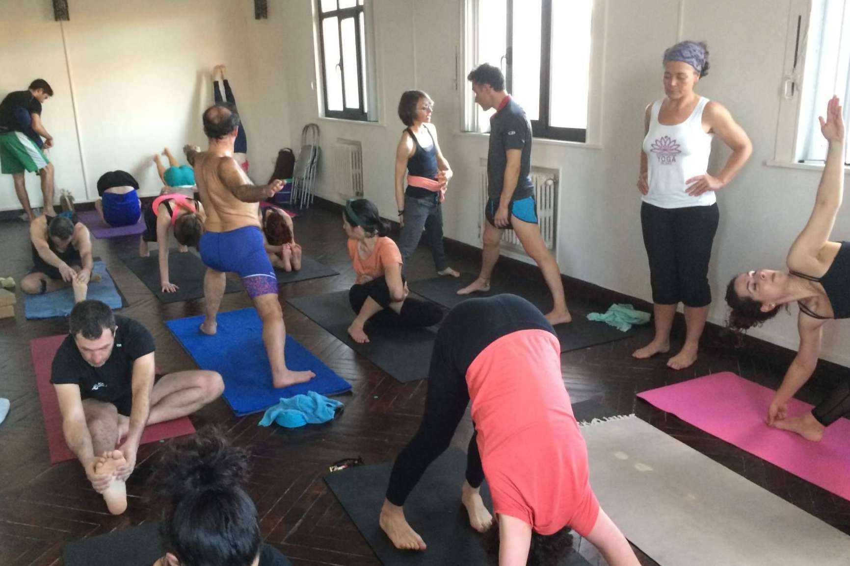 Descubrir la enseñanza personalizada de una escuela de yoga en Bilbao
