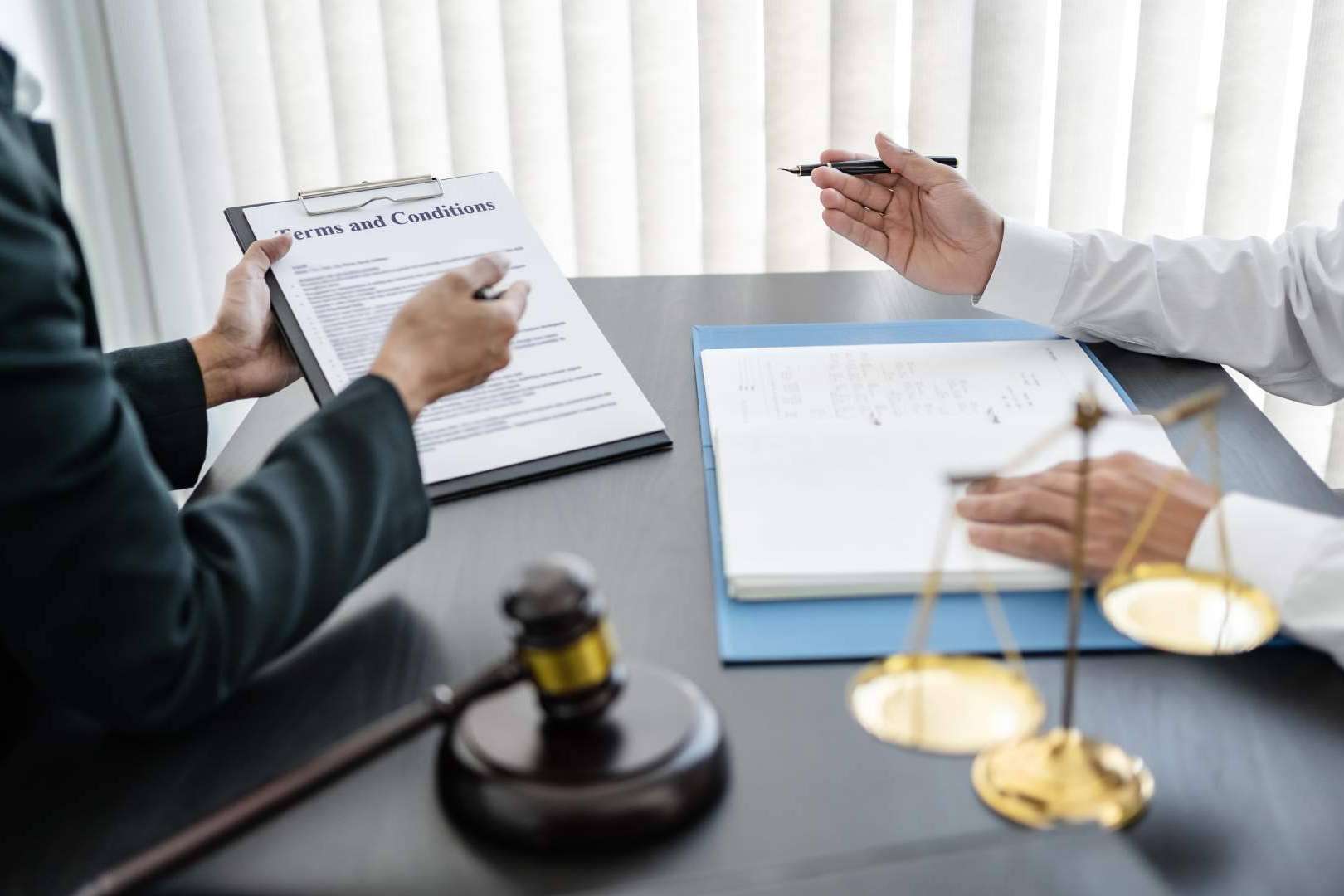 ¿Es legal despedir a un trabajador en el mes de agosto?