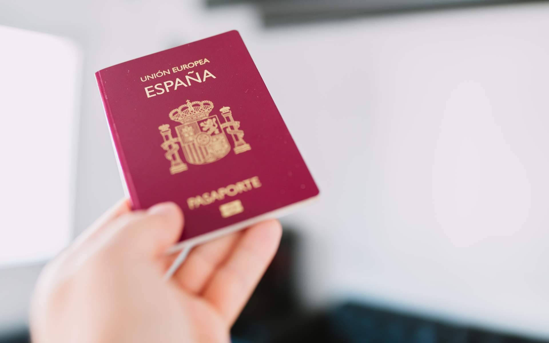 Requisitos para obtener la nacionalidad española por residencia, según Degiovani Abogados