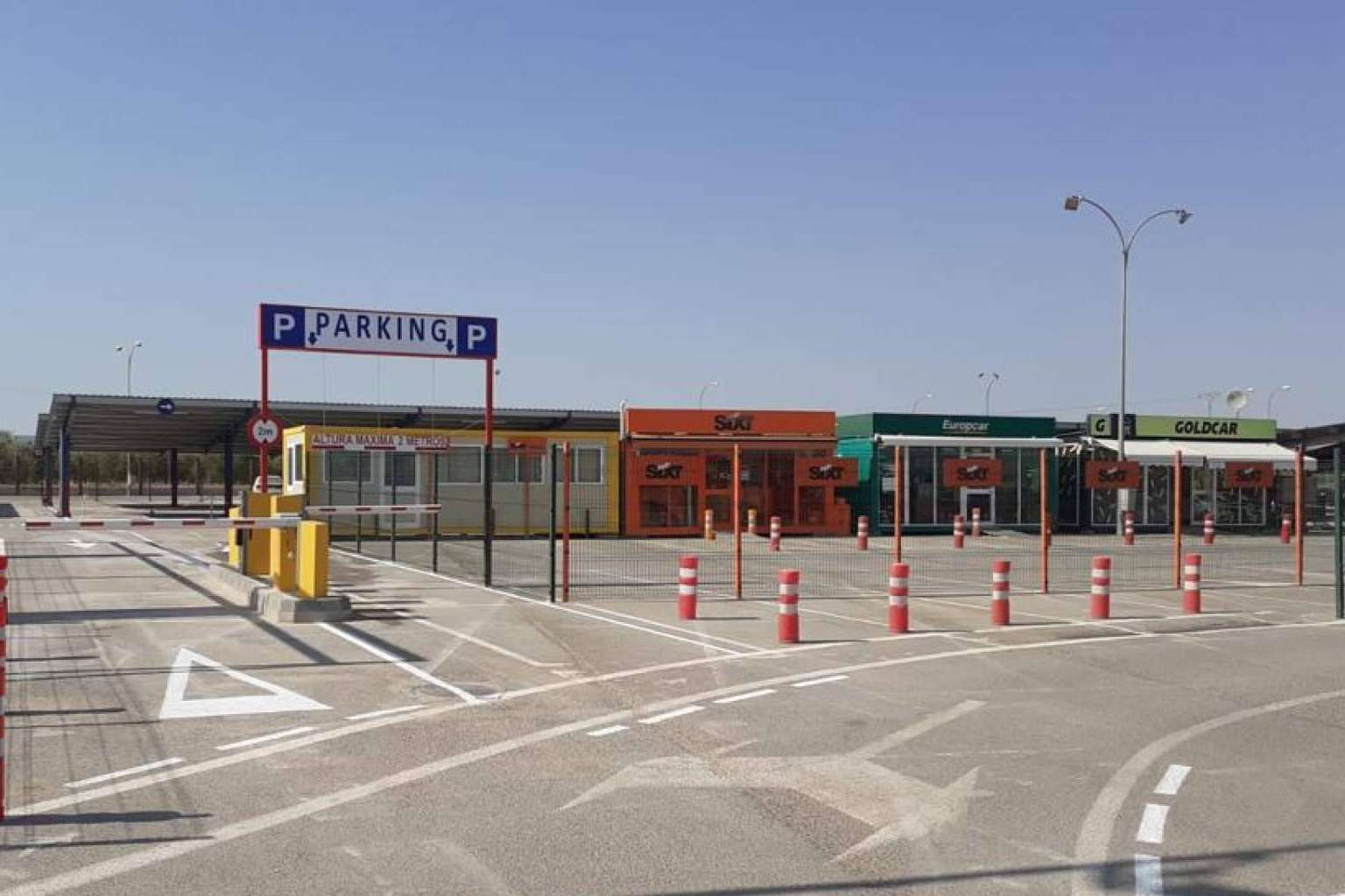 Dejar el coche en buenas manos antes de coger un vuelo con Grupo Cariño y su aparcamiento en el aeropuerto de Granada
