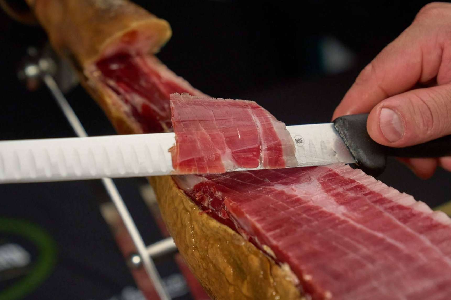 La firma Caballero ofrece jamón bellota 100 % ibérico
