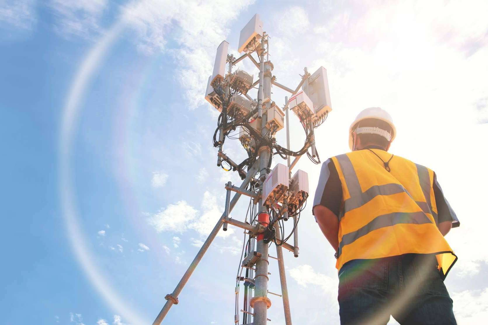 Qué servicios ofrece PROCOMIT para mejorar las telecomunicaciones de las empresas