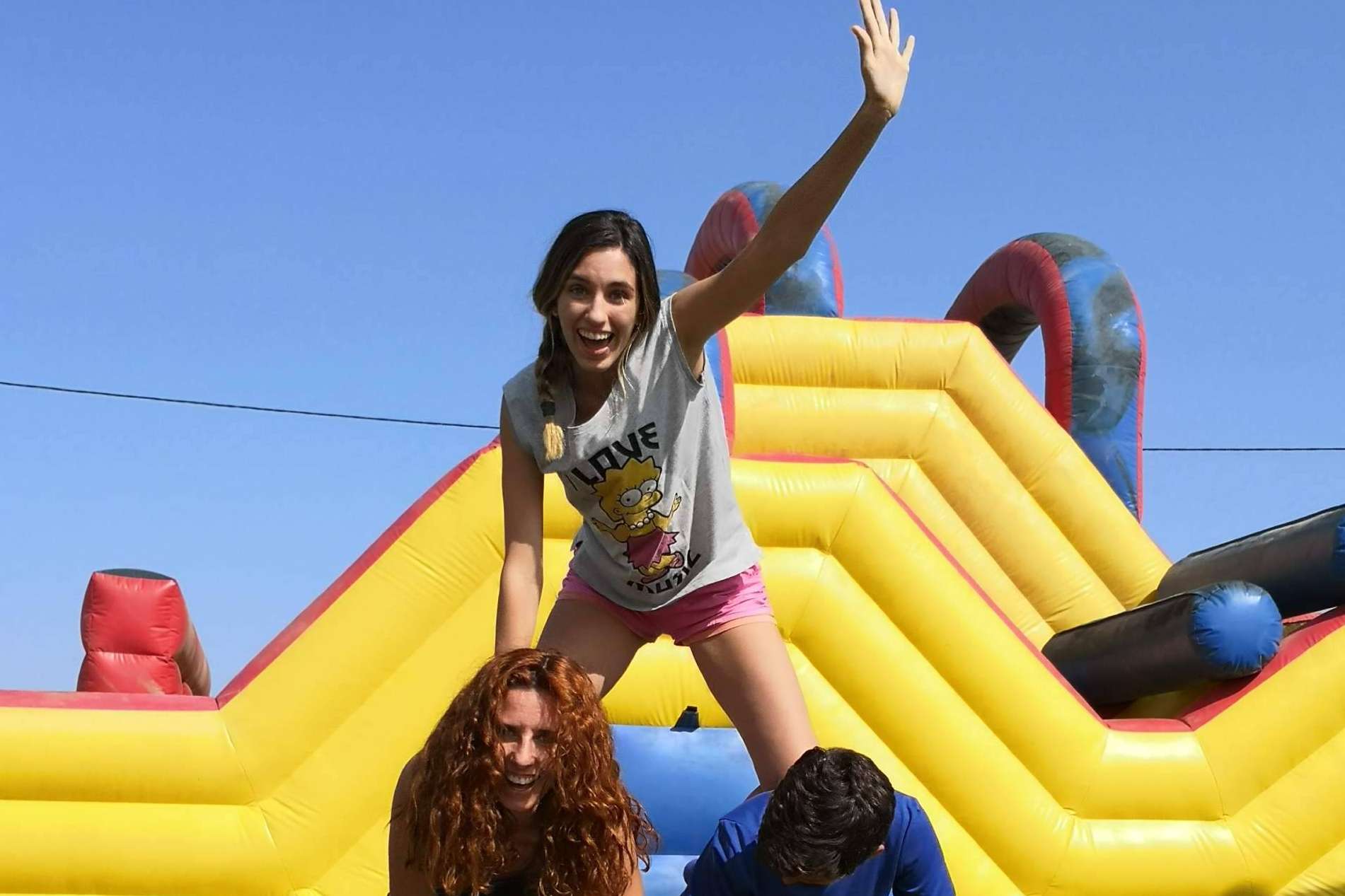 No Name Sport abre las puertas al original mundo de Humor Amarillo en Madrid