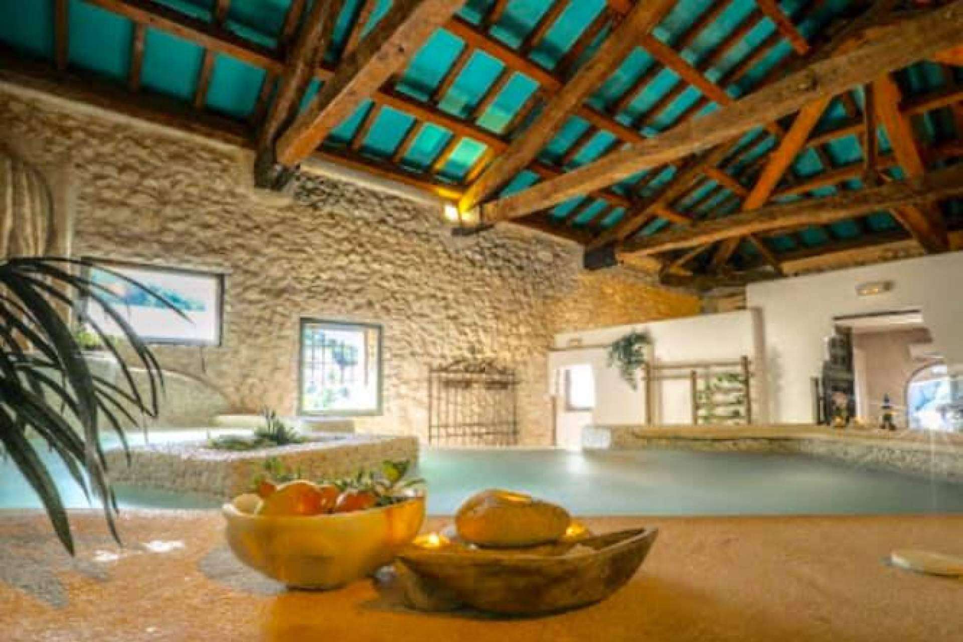 Spa Rural Pastrana cautiva con la belleza de sus zonas de baño naturales y sus relajantes tratamientos de spa