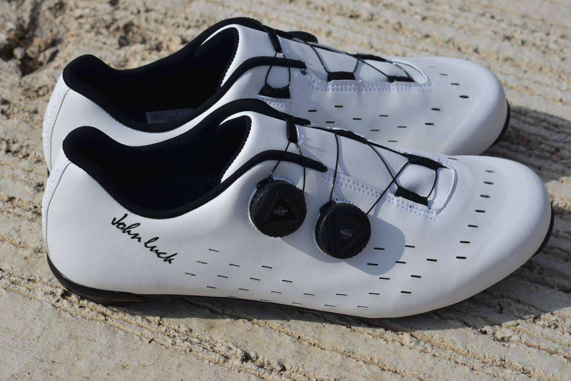 John Luck mejora la experiencia del ciclista con zapatillas de horma ancha