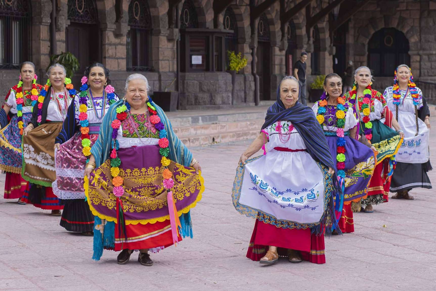 EL VIEJO DE LA DANZA - Bailar no tiene edad