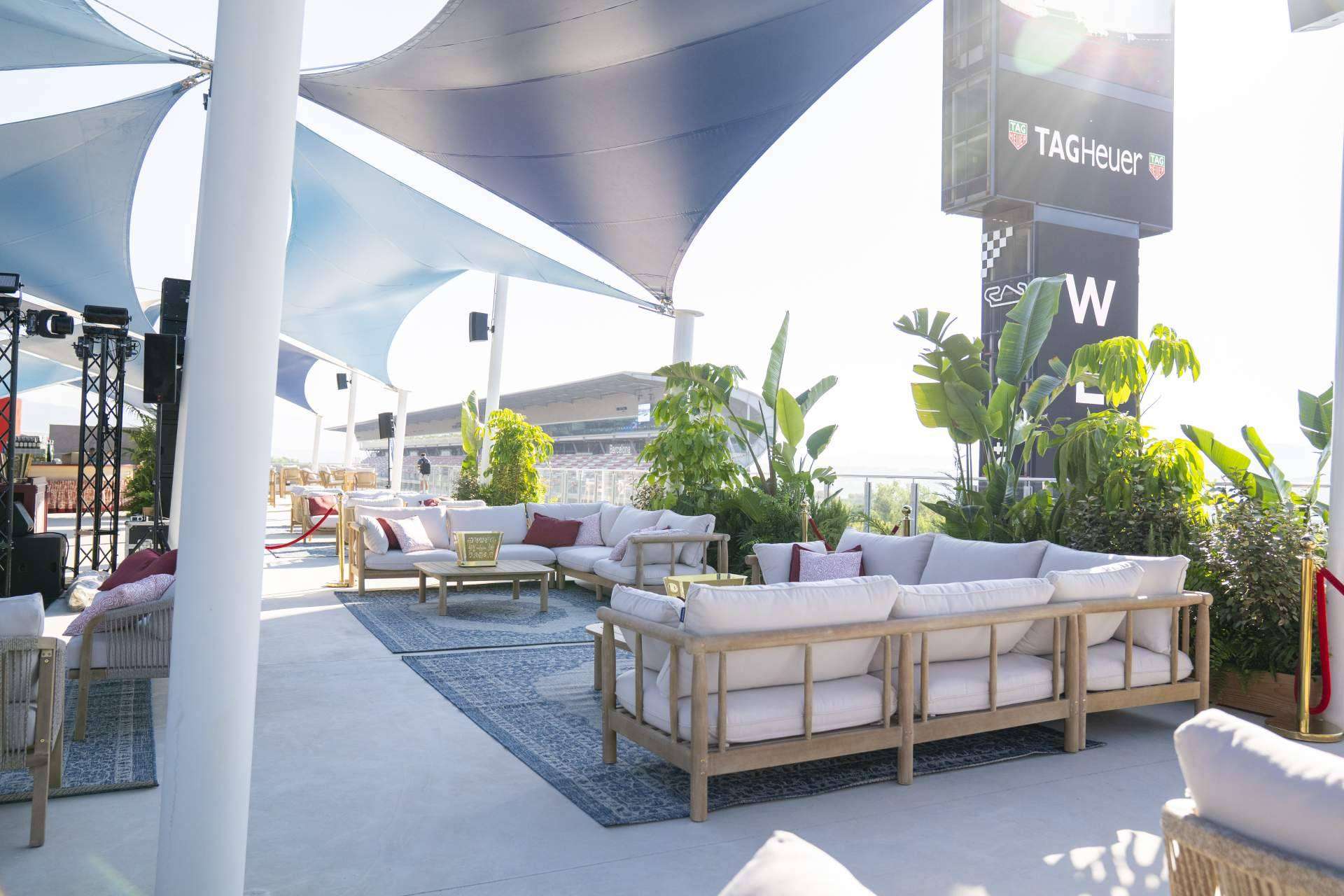 Defora Home vistió con diseño mediterráneo el exclusivo Pit Lane Lounge de la Fórmula 1 en Montmeló