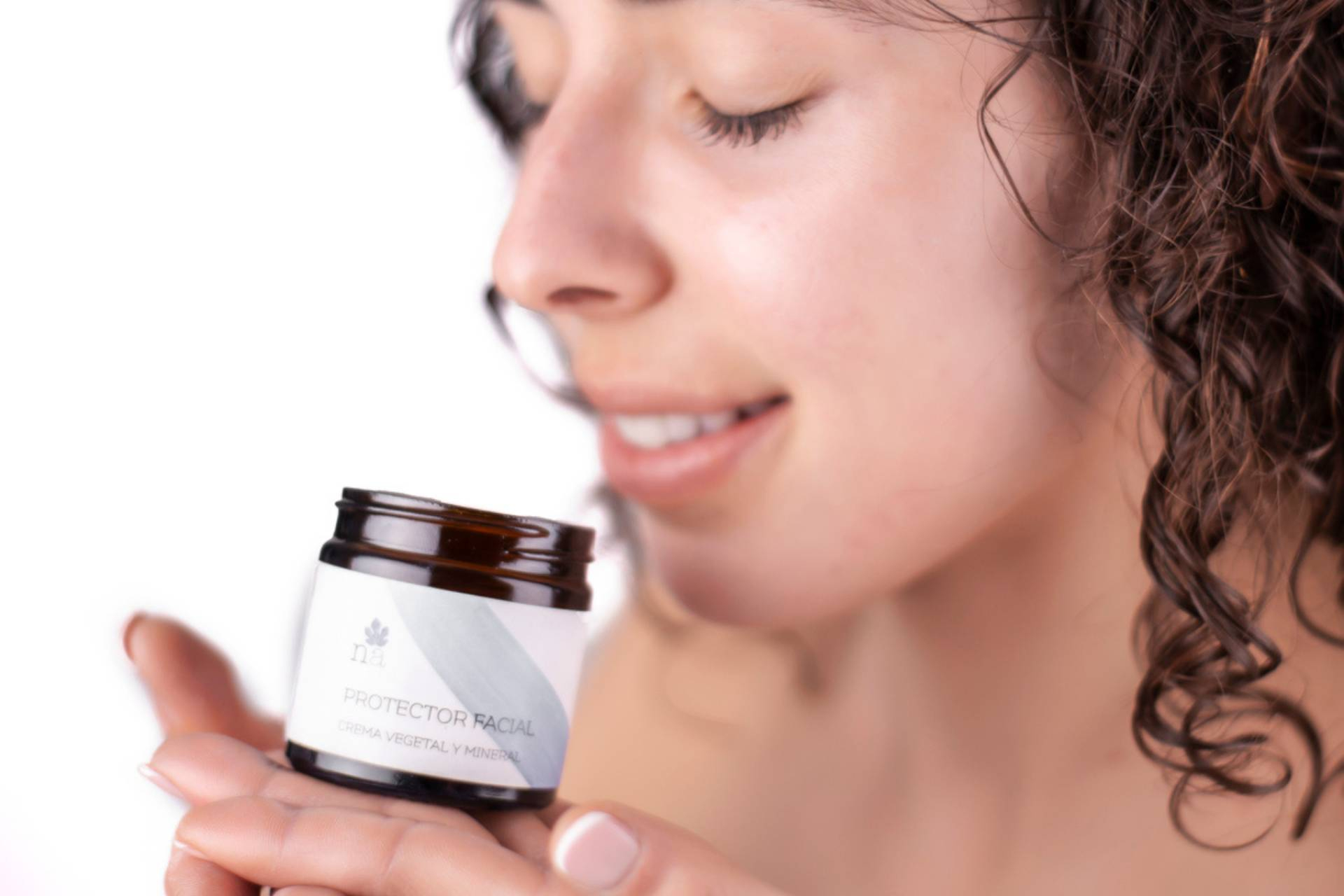 Naturalicia y la neurocosmética; unión de belleza ecológica y bienestar emocional