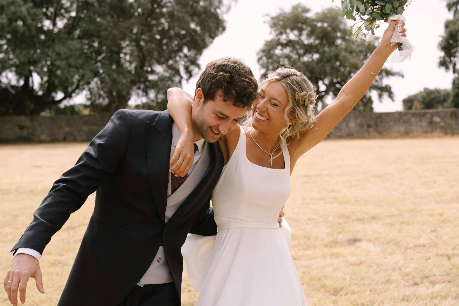 Cuando un vestido de novia cuenta una historia; diseño a medida y artesanía