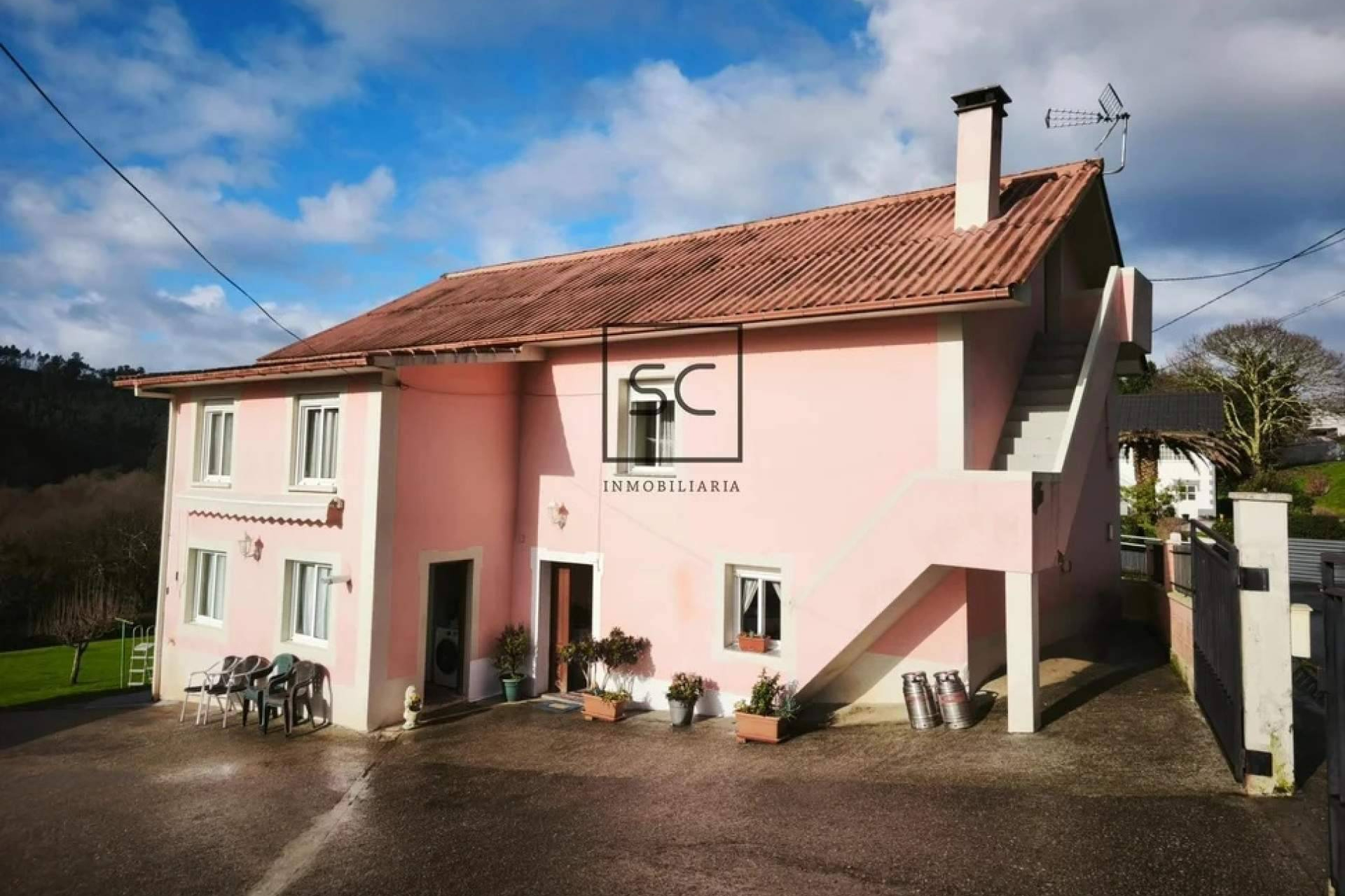 De ático con terraza a casa con finca; Narón ofrece la vivienda que siempre se soñó