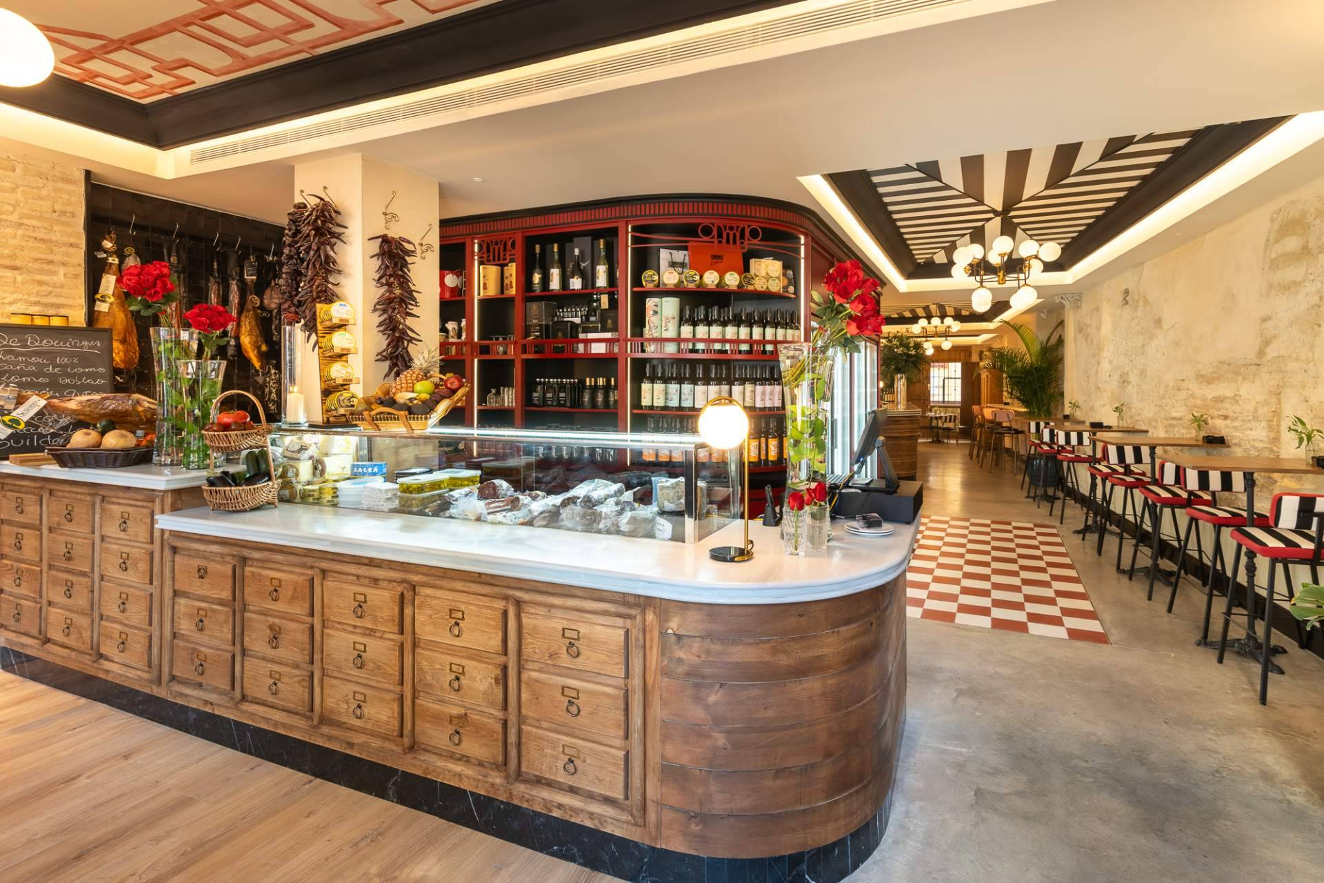 De Domínguez; gastronomía y alojamiento en el corazón de Sevilla
