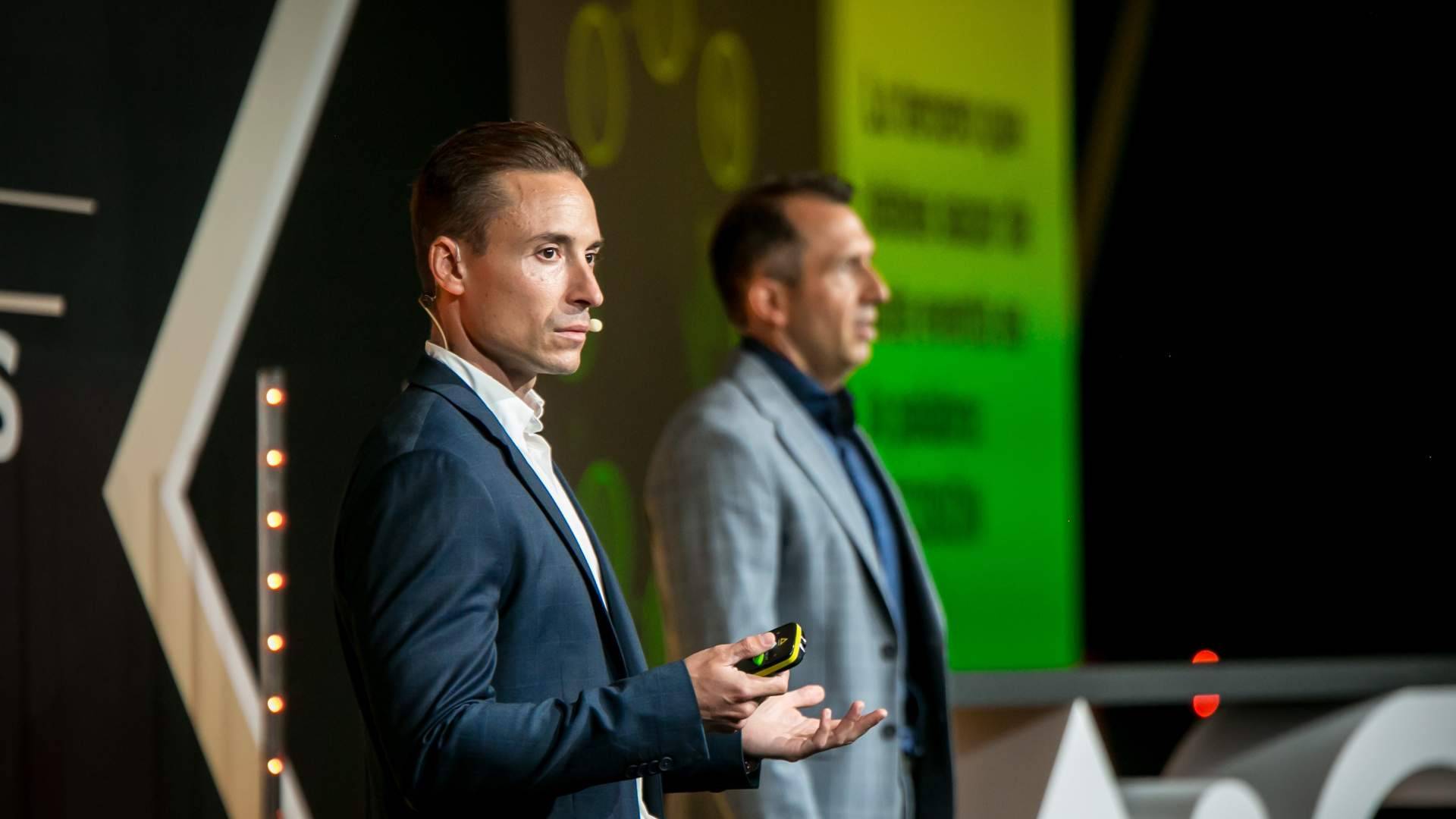 Alfonso & Christian ayuda a profesionales y empresas a aumentar sus ventas con estrategias de negociación y entrenamiento avanzado